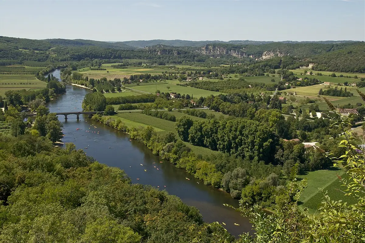 Panorama sur la vallée de la Dordogne depuis la bastide de Domme