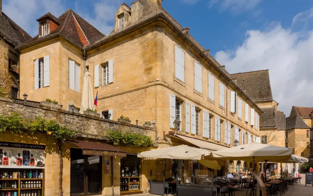 Où dormir à Sarlat ? Dans les murs ou à dix minutes, le bon choix