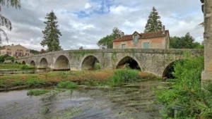 Bourdeilles — le vieux pont gothique sur la Dronne