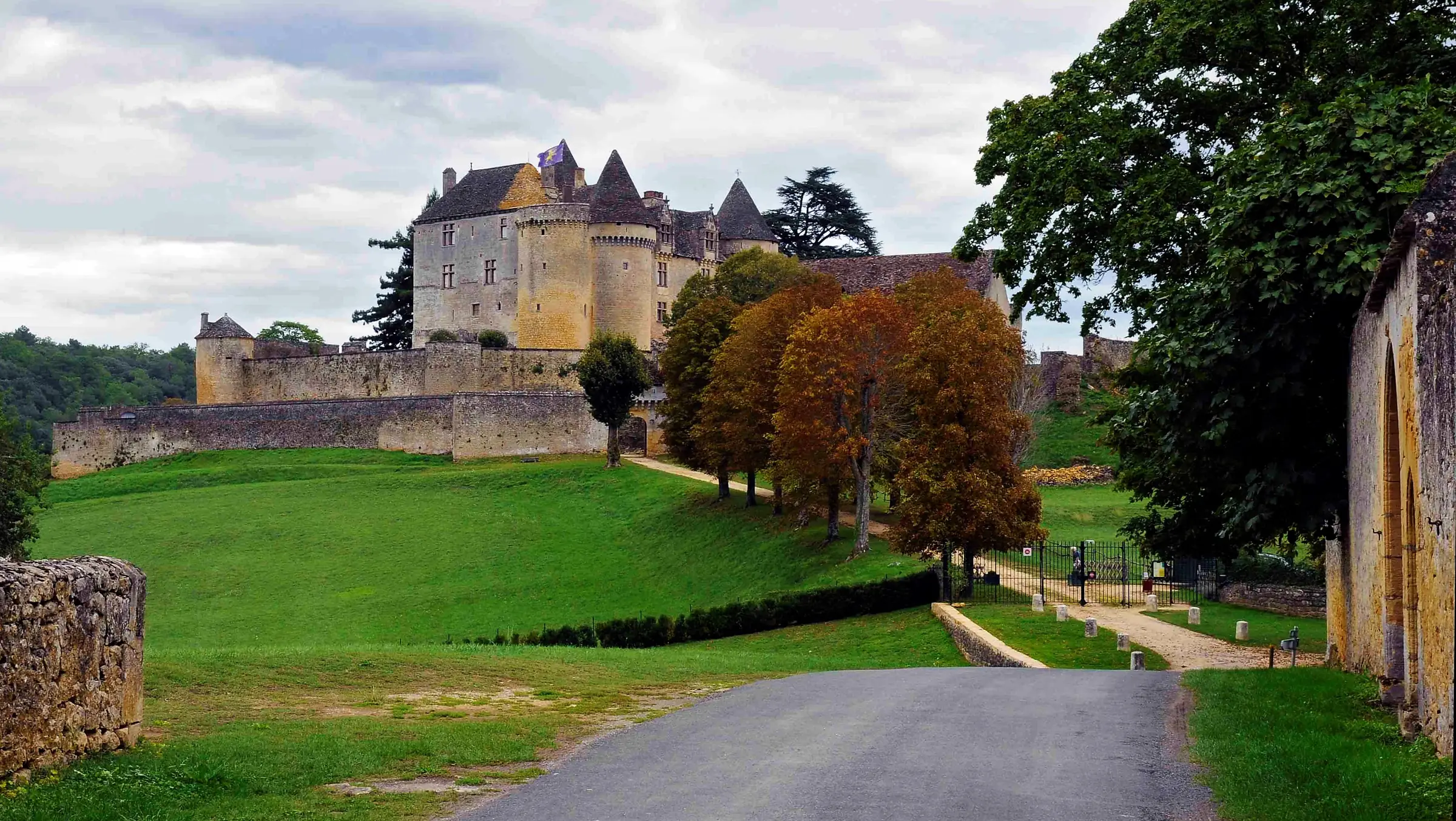 Château de Fénelon — le château de Fénelon à l'automne