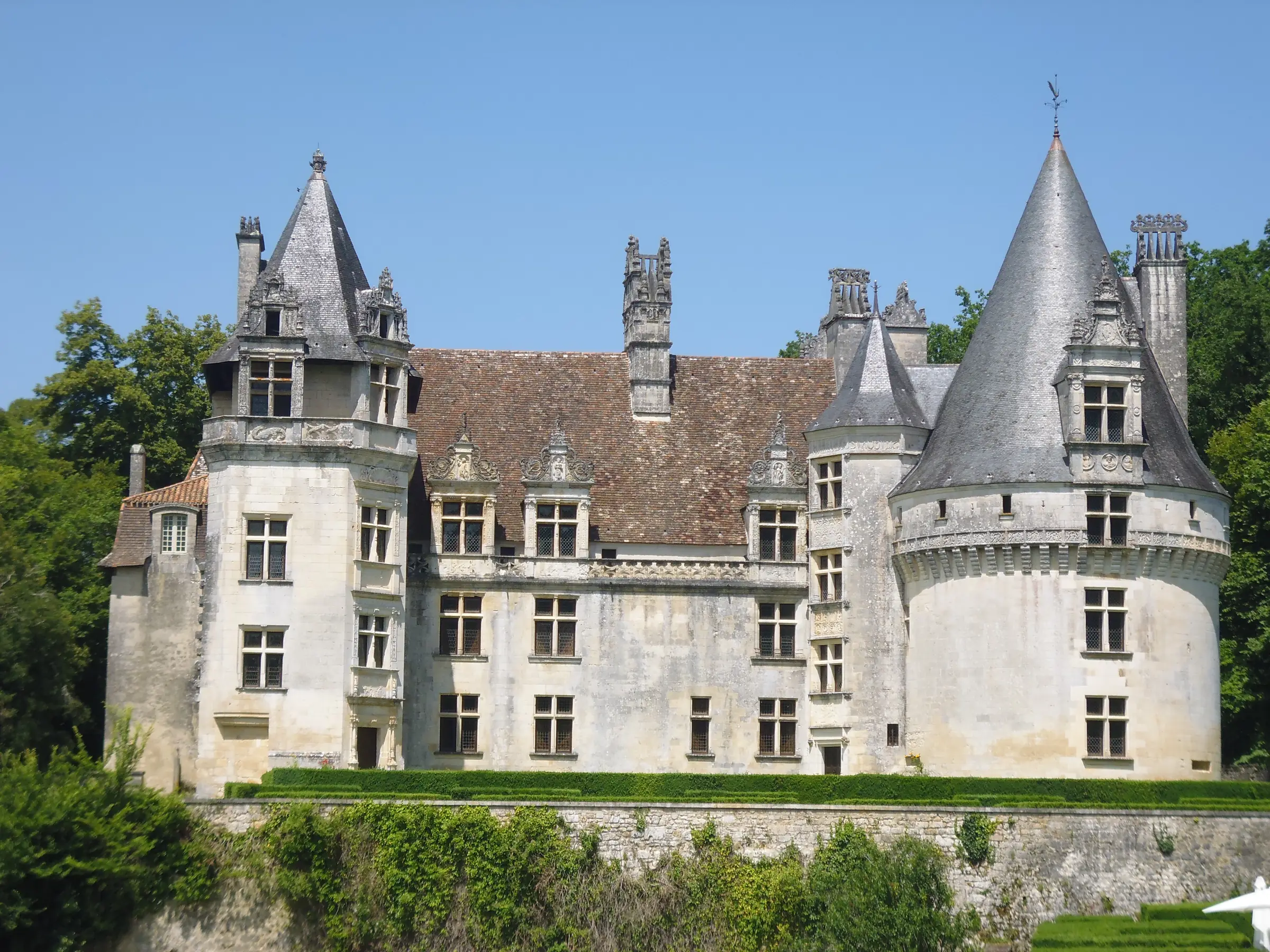 Château de Puyguilhem — le château Renaissance de Puyguilhem