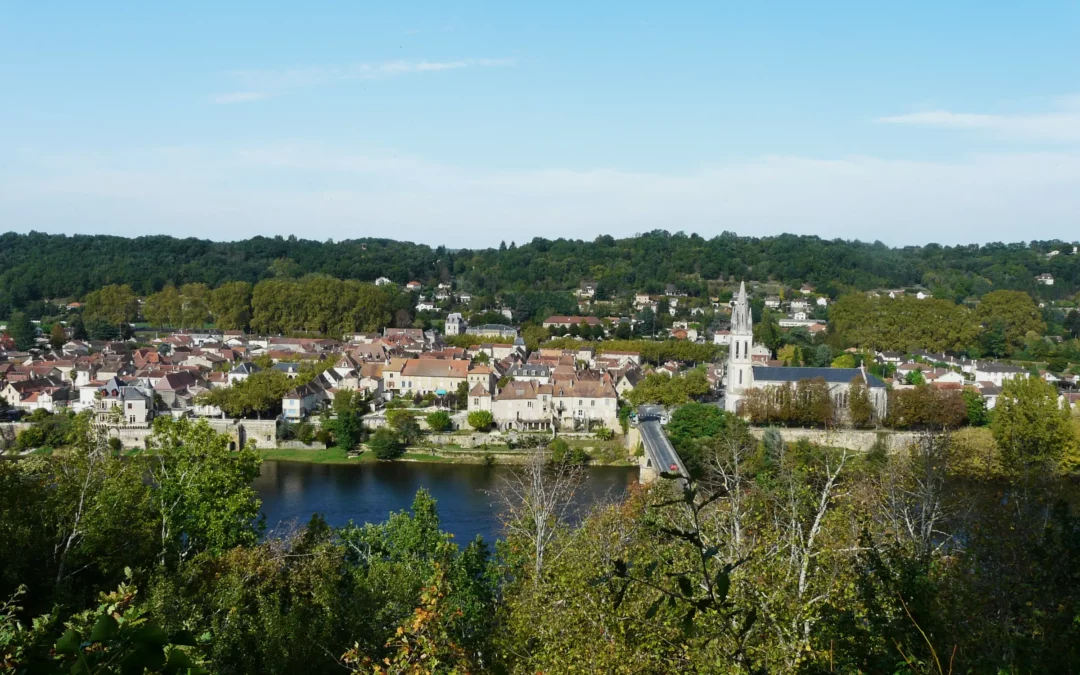 Lalinde — la bastide de Lalinde au bord de la Dordogne
