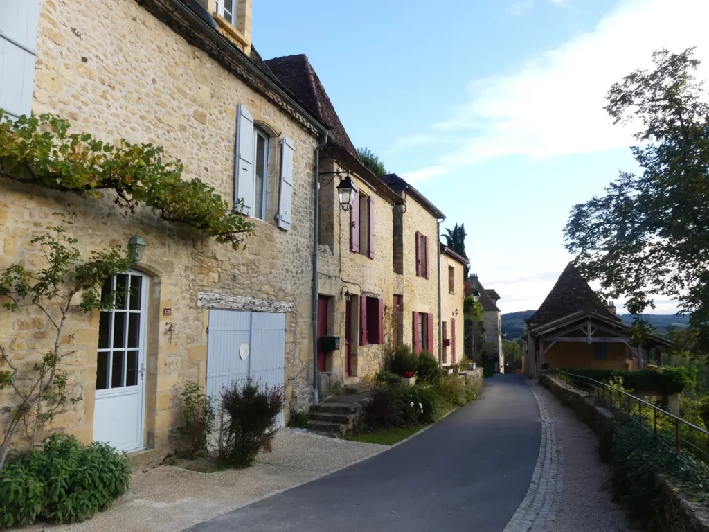 Limeuil — maisons de pierre de la rue du Port