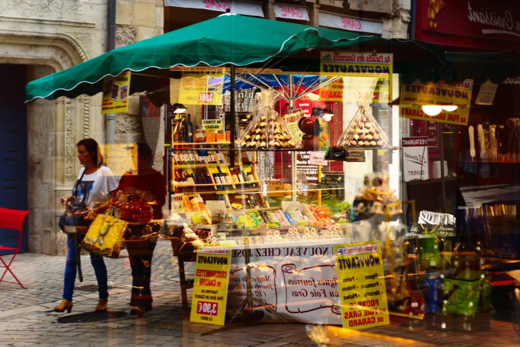 Étal de spécialités du Périgord place du Coderc, à Périgueux