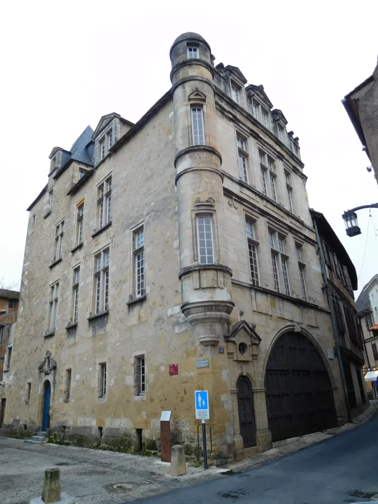 Musée du Tabac de Bergerac — l'hôtel Peyrarède, maison du XVIIe siècle qui abrite le musée