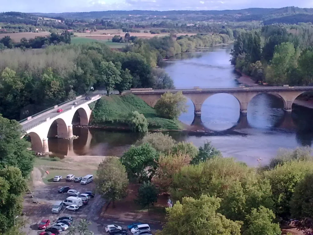 Les ponts de Limeuil au confluent de la Vézère et de la Dordogne