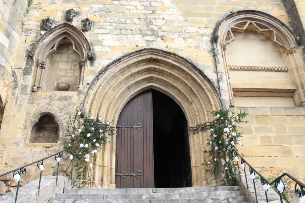 Saint-Cyprien — le portail gothique de l'église Saint-Cyprien
