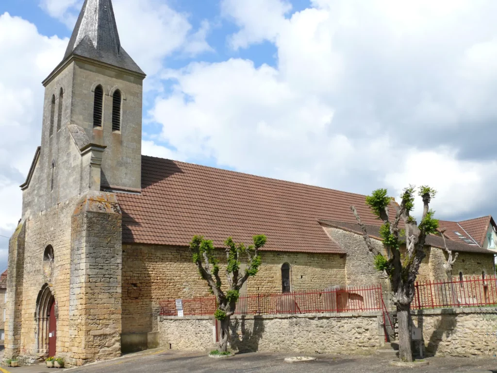 Siorac-en-Périgord — église Saint-Pierre-ès-Liens, clocher et nef
