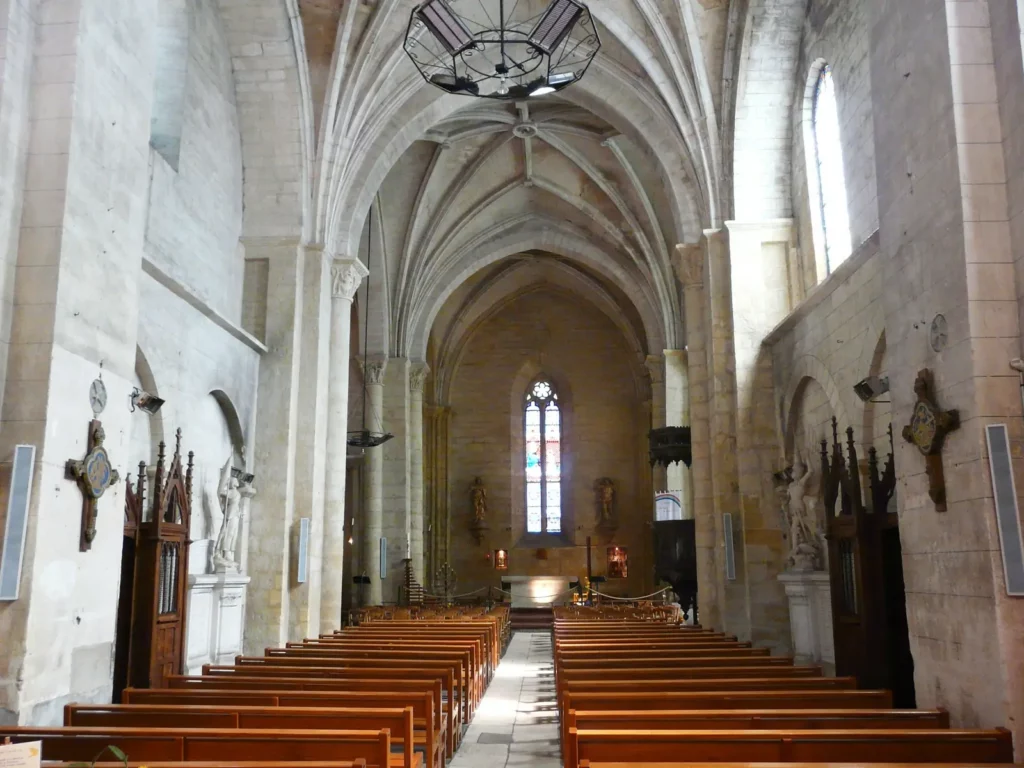 Thiviers — la nef gothique de l'église Notre-Dame de Thiviers