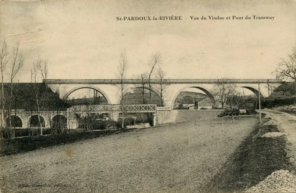 Carte postale ancienne du viaduc de Saint-Pardoux-la-Rivière sur la ligne de Thiviers