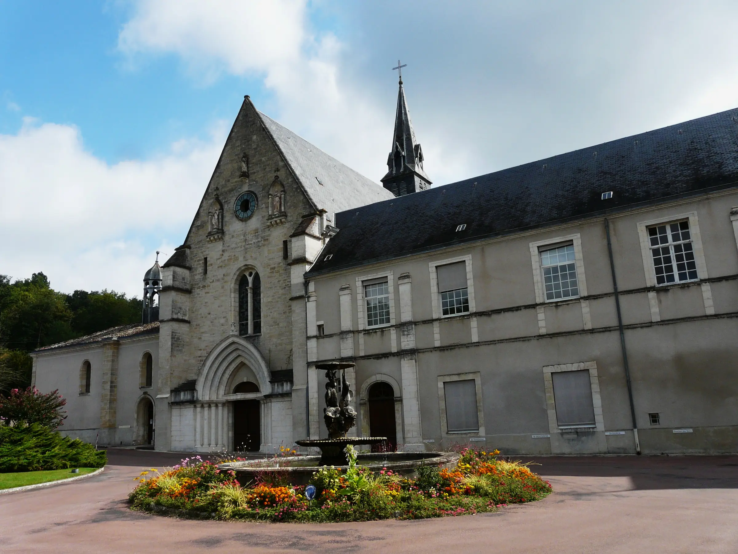 Chartreuse de Vauclaire — les bâtiments de la chartreuse de Vauclaire