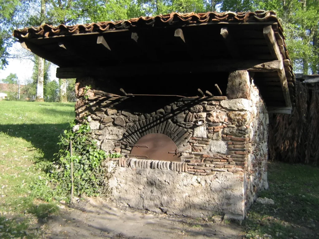 Ferme du Parcot — le four à pain de la ferme du Parcot