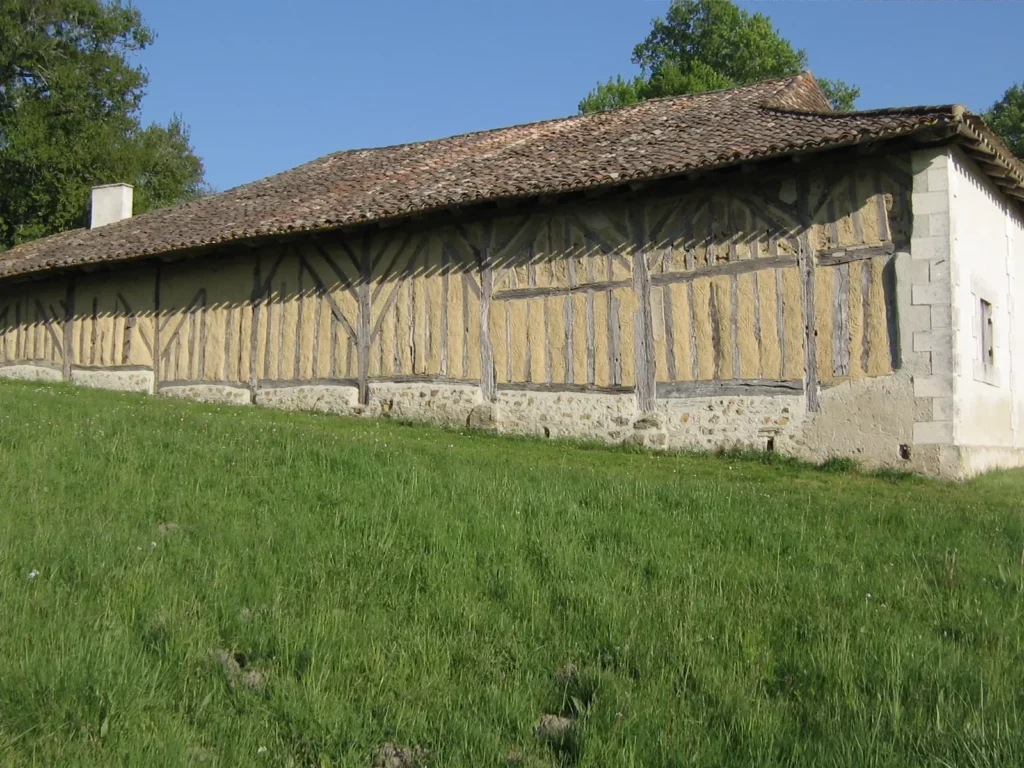 Ferme du Parcot — murs en torchis de la ferme du Parcot