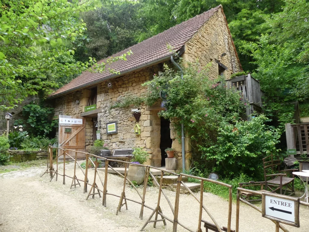 Réserve zoologique de Calviac — entrée de la réserve zoologique de Calviac